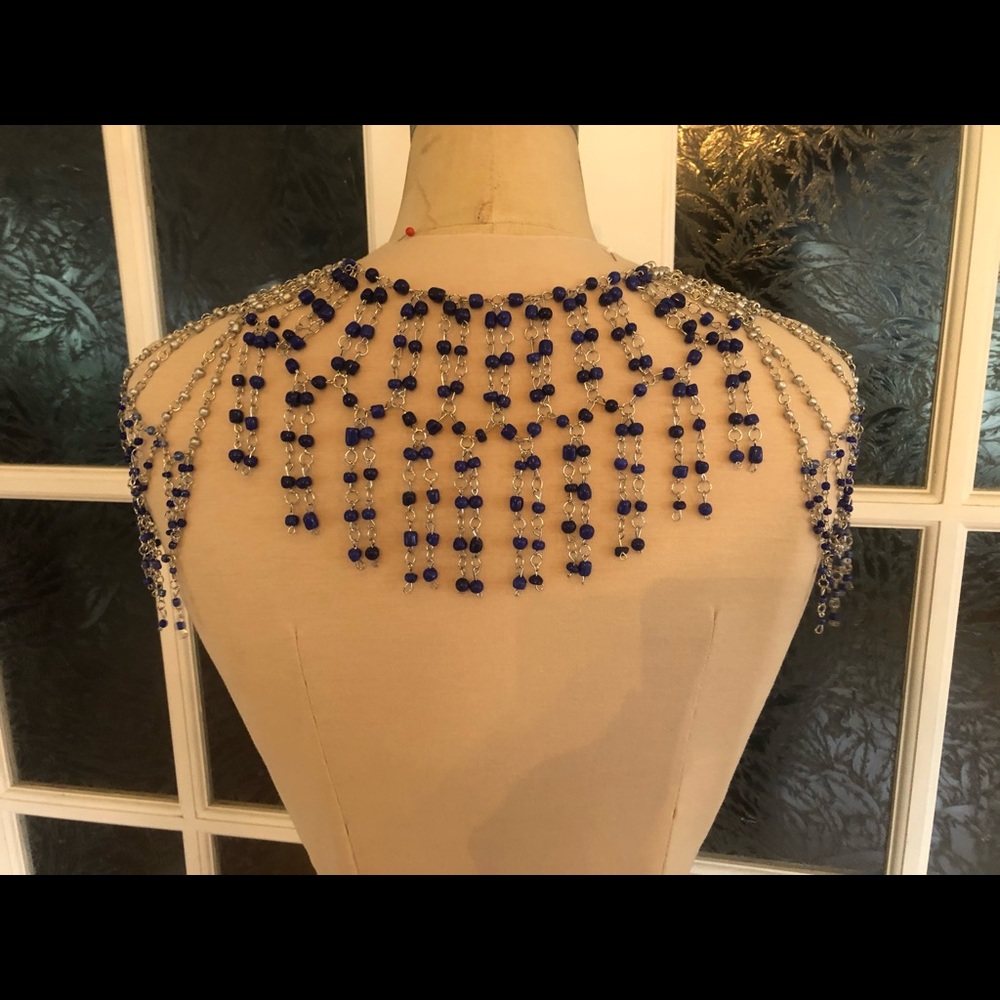 Beautiful beaded shoulder cover - Picture 3 of 3